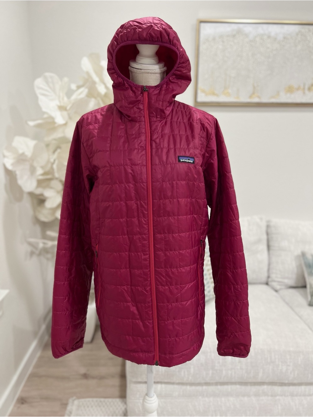 Patagonia Women's Micro Primaloft Hooded Quilted Puffer Jacket  Berry Red XL